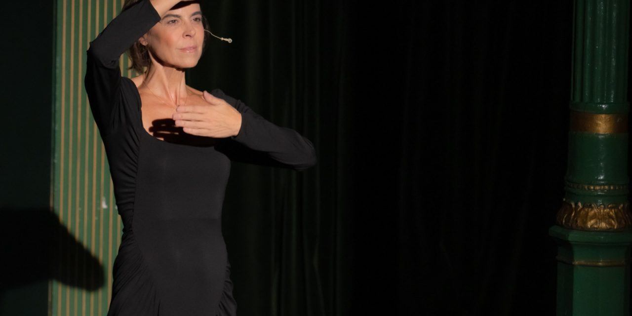 Blanca Oteyza: “Me muero y resucito varias veces antes de salir al escenario” 
